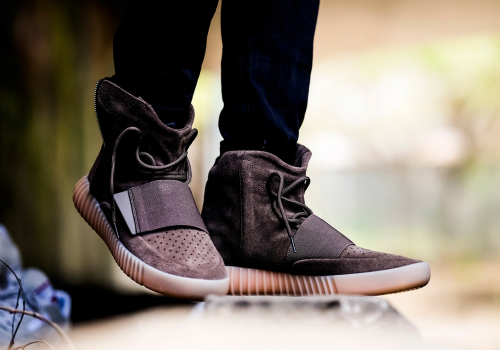 On Feet | Adidas Yeezy Boost Light Brown Sneakerworld.dk