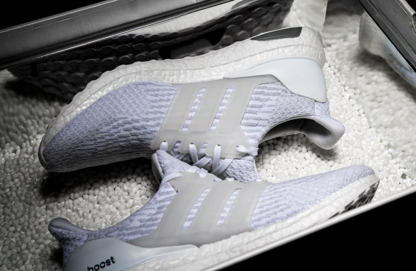 adidas-ultra-boost-triple-white-3-0-sneakerworld-1
