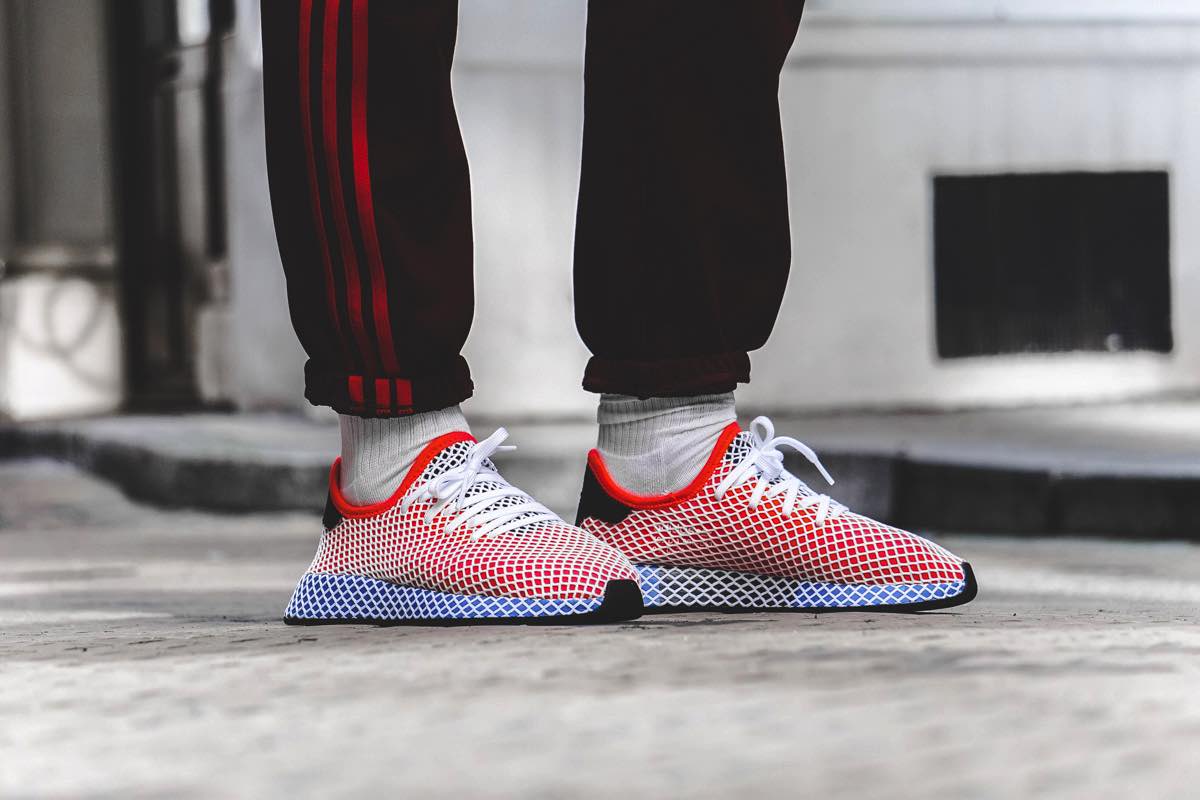 On Feet | adidas Deerupt “Solar Red/Bluebird“ | Sneakerworld.dk