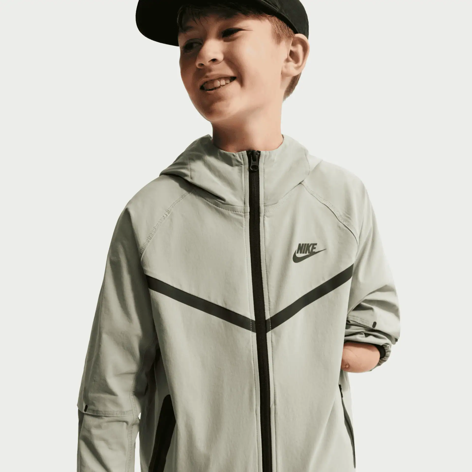 Vævet Nike Tech-jakke til større børn (drenge) – grøn